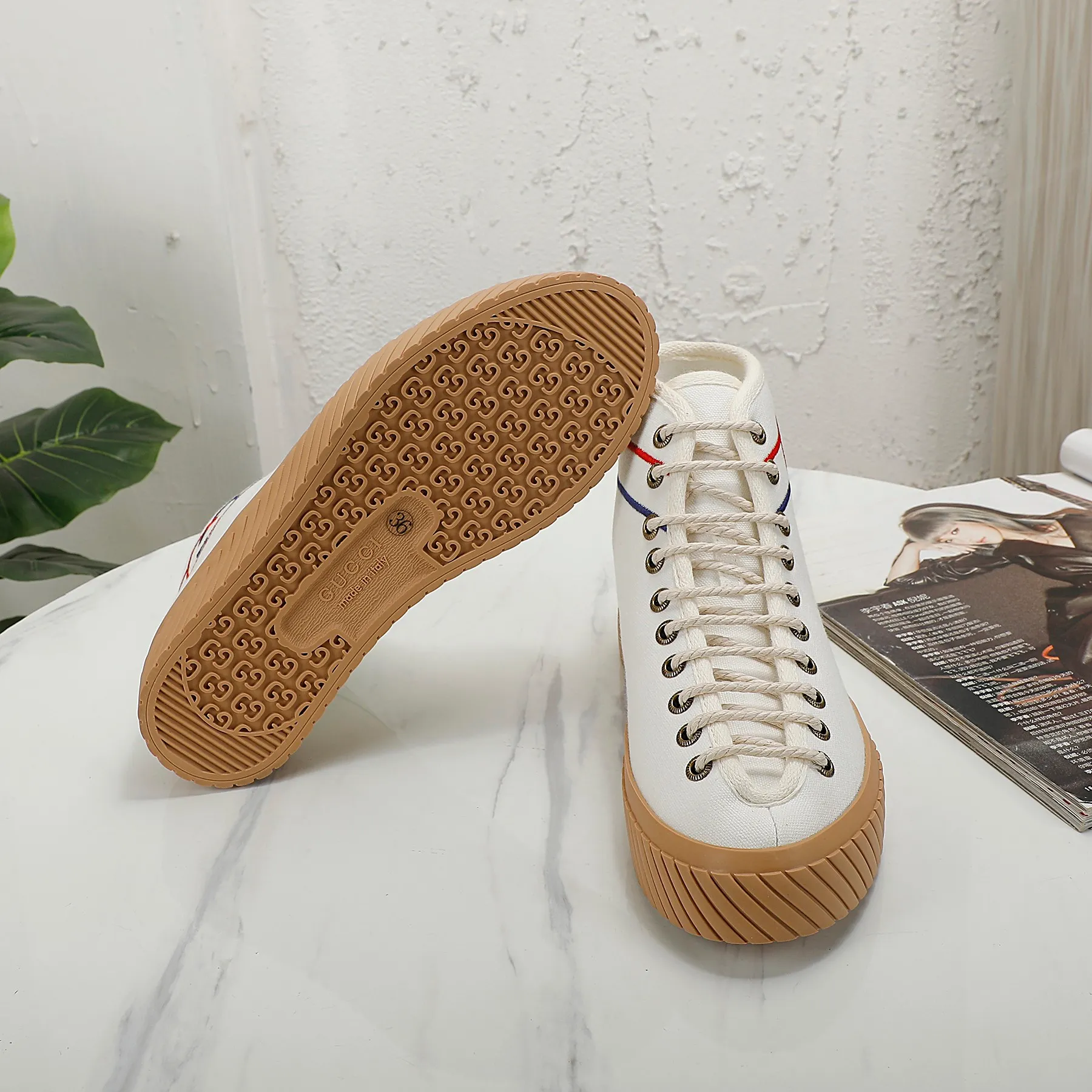 Men 👟👟Ex-factory price 440👟👟 +10 GUCCI, couple style, other colors also available, you can also place an order with pictures